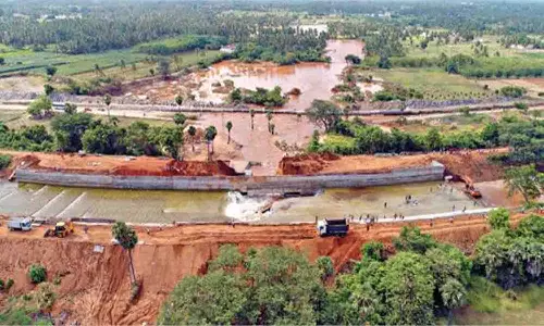 கீழ்பவானி வாய்க்காலில் கான்கிரீட் அமைக்கப்படும் என்ற வதந்தியை நம்ப வேண்டாம்