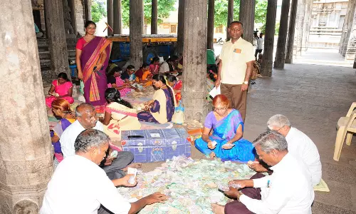 விருத்தகிரீஸ்வரர் கோவிலில் ரூ. 9 லட்சம் உண்டியல் காணிக்கை