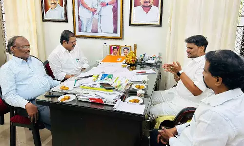 ஸ்மார்ட் சிட்டி திட்ட அதிகாரிகளுடன் சம்பத் எம்.எல்.ஏ. ஆலோசனை