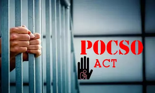 குற்றாலம் அருகே மாணவியிடம் ஆபாசமாக பேசிய கல்லூரி முதல்வர் மீது வழக்கு