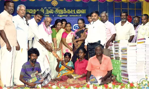 முதியோர் மாற்றுத்திறனாளிகளுக்கு நலத்திட்ட உதவிகள்