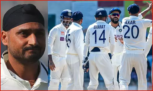 ஐசிசி தொடர்களில் அச்சமின்றி விளையாட வேண்டும்:  4 வேகப்பந்து வீச்சாளர்கள் என்பது டூ மச்-  ஹர்பஜன் சிங்