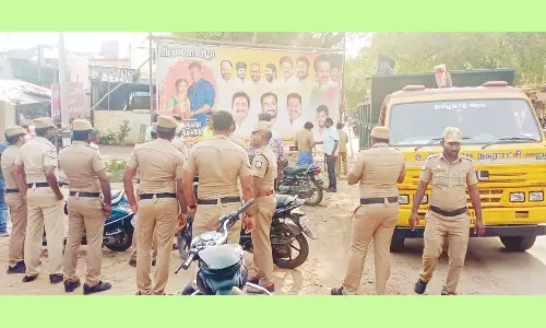 அனுமதியின்றி பேனர் வைத்ததாக 50 பேர் மீது வழக்குப்பதிவு