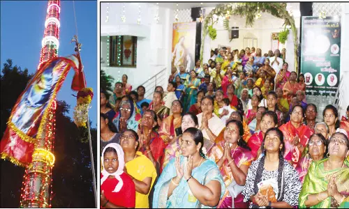 நெல்லை உடையார்பட்டி திருஇருதய ஆண்டவர் ஆலய திருவிழா கொடியேற்றம்