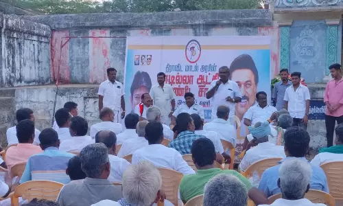 கறம்பக்குடியில் தி.மு.க. தெருமுனை பிரச்சார கூட்டம்