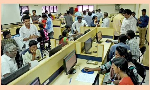 இளநிலை படிப்புக்கான மாணவர் சேர்க்கை 2-ம் கட்ட கலந்தாய்வு