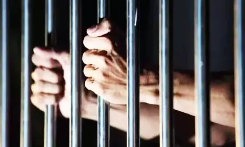 குண்டர் சட்டத்தில் 2 பேர் கைது