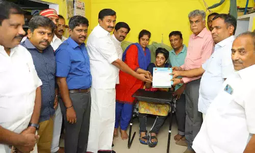 மூளை காசநோயினால் பாதிக்கப்பட்ட இளம்பெண்ணின் சிகிச்சைக்கு நிதி உதவி