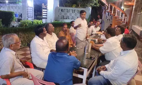 இட ஒதுக்கீட்டை 5 சதவீதமாக உயர்த்த வேண்டும்