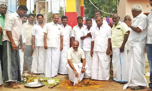 கோவில்பட்டியில் ரூ.7.50 லட்சத்தில் சாலைப்பணிகள் - கடம்பூர் ராஜு எம்.எல்.ஏ. தொடங்கி வைத்தார்