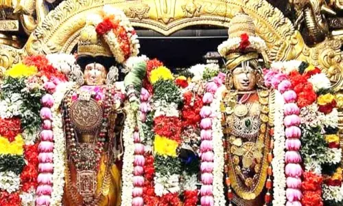 சுக்கிரவார ஊஞ்சல் சேவை