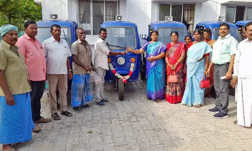 ஊத்தங்கரை ஒன்றியத்தில்  ரூ.45 லட்சம் மதிப்பீட்டில் மின்கல வாகனங்கள்
