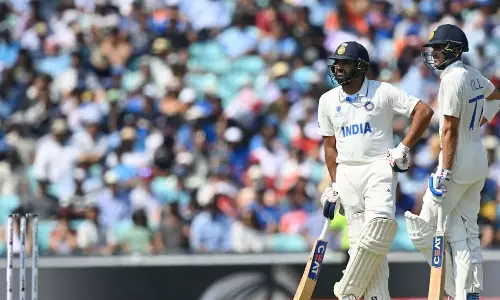 4வது நாள் தேநீர் இடைவேளை - 2வது இன்னிங்சில் இந்தியா 41/1