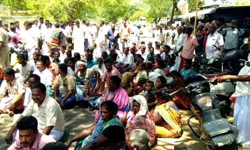 அறந்தாங்கி அருகே மது-கஞ்சா போதையில் அடிதடி, ரகளை