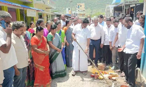 ரூ.1.35 கோடியில் சாலை அமைக்க பூமி பூஜை