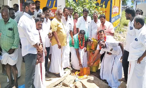 வாசுதேவநல்லூர் அருகே ரூ. 20 லட்சம் மதிப்பீட்டில் மேல்நிலை நீர்த்தேக்க தொட்டி கட்டும் பணிக்கு அடிக்கல்