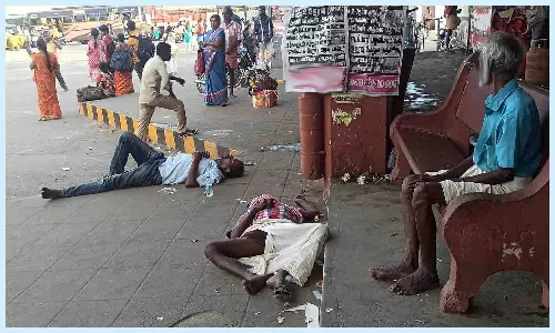 பஸ் நிலையத்தில் போதை ஆசாமிகள் தொல்லை