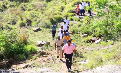 பள்ளி நேரத்தில் பஸ்வசதி இல்லை