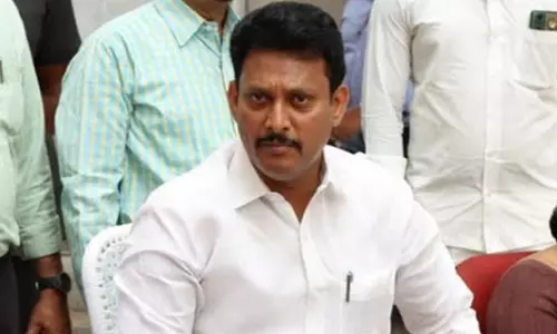 11-ம் வகுப்பு பொதுத்தேர்வை ரத்து செய்வது பற்றி முடிவாகவில்லை- அமைச்சர் அன்பில் மகேஷ் பொய்யா மொழி