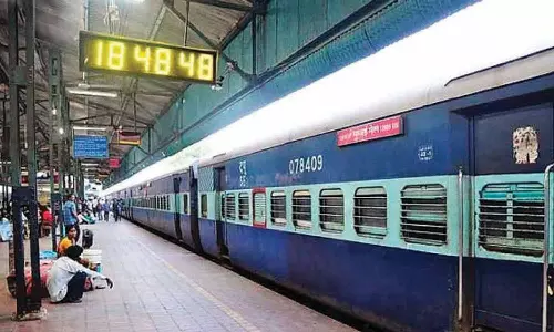 ரெயில் நிலையங்களில் வயதான பெற்றோர்களை விட்டு செல்லும் பிள்ளைகள்- காப்பகங்களில் பராமரிப்பு