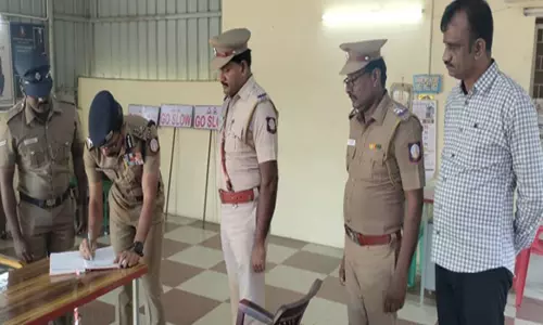 மேச்சேரி, கருமலைக்கூடல் போலீஸ் நிலையங்களில் டி.ஜி.பி. திடீர் ஆய்வு