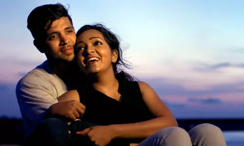 ஒன்பது சர்வதேச விருதுகள் பெற்ற கண்டதை படிக்காதே திகில் படம்!