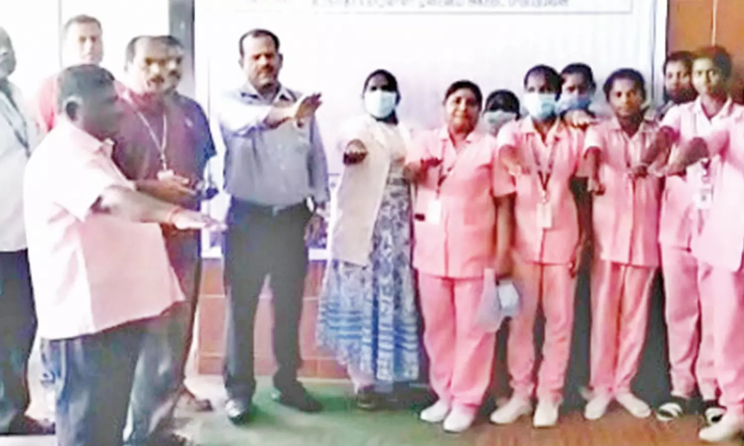 டீம் ஸ்பெஷாலிட்டி மருத்துவமனை வளாகத்தில் குழந்தைத்தொழிலாளர் முறை எதிர்ப்பு தின கையெழுத்து இயக்கம்