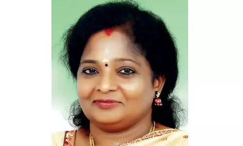 ஸ்மார்ட் சிட்டி திட்டங்களை விரைந்து முடிக்க வேண்டும் - அதிகாரிகளுக்கு கவர்னர் உத்தரவு