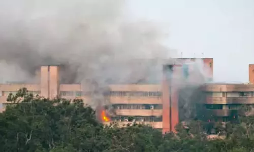 போபாலில் பயங்கர தீ விபத்து- விமான படை உதவியுடன் தீ அணைக்கப்பட்டது