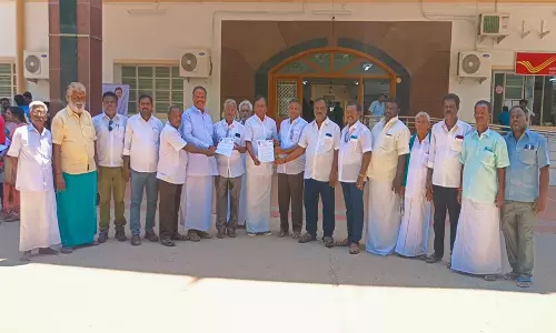 வணிக, தொழில் நிறுவனங்களுக்கு மின் கட்டண உயர்வை கண்டித்துமாவட்ட கலெக்டரிடம் மனு  த.மா.கா. சார்பில் வழங்கப்பட்டது