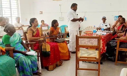 யூனியன் கூட்டத்தை புறக்கணித்த அதிகாரிகள்