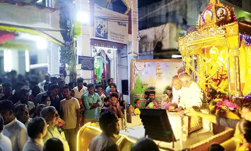 பாவூர்சத்திரத்தில் புனித அந்தோணியார் ஆலய தேர் பவனி