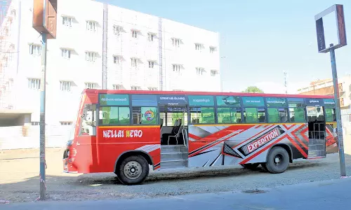 நெல்லை சந்திப்பு பஸ் நிலையத்தில் இன்று 2-வது நாளாக சோதனை ஓட்டம்