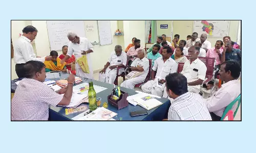 பயிர்களை சேதப்படுத்தும் காட்டு பன்றிகள், குரங்குகள்