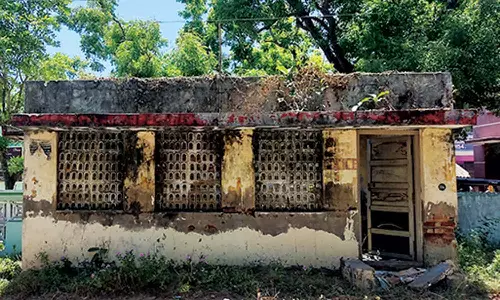 போலீஸ் சோதனை சாவடி கட்டிடம் இடித்து அப்புறப்படுத்தப்படுமா?