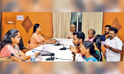 குறைதீர் கூட்டத்தில் பொதுமக்களிடம் இருந்து 242 மனுக்கள் பெறப்பட்டது