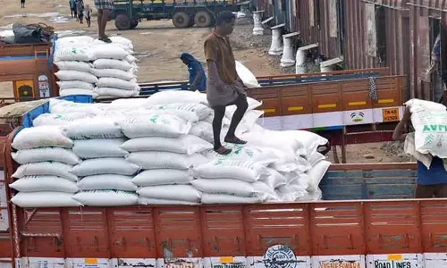 தூத்துக்குடியில் இருந்து தஞ்சைக்கு 1250 டன் உரம் வருகை