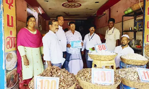 கடைகளில் குழந்தை தொழிலாளர் குறித்து ஆய்வு