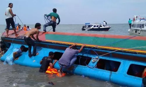 நைஜீரியாவில் அதிகாலையில் நடந்த சோகம் - ஆற்றில் படகு கவிழ்ந்த விபத்தில் 103 பேர் பலி