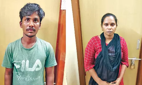 தண்ணீர் கேட்பது போல் நடித்து மூதாட்டியை தாக்கி நகை பறித்த பெண் உட்பட 2 பேர் கைது