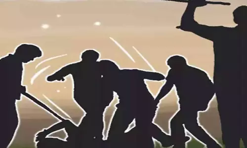 சொத்து தகராறில் கோஷ்டி மோதல்