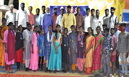 மாணவ, மாணவிகளுக்கு பரிசளிப்பு விழா