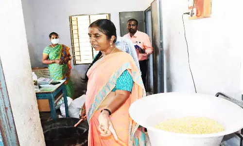 ரேசன் கடை ஊழியருக்கு அபராதம்