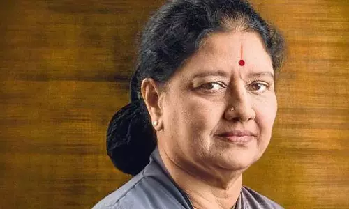 சிறையில் சசிகலாவுக்கு சொகுசு வசதி செய்யப்பட்ட வழக்கு: கர்நாடக லோக் ஆயுக்தா போலீசாருக்கு நோட்டீஸ் அனுப்ப கோர்ட்டு உத்தரவு