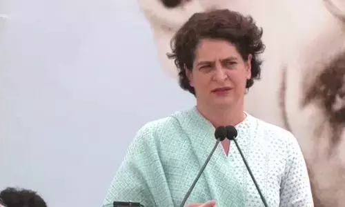 மணிப்பூரின் நிலைமை கவலைக்கிடமாக உள்ளது - பிரியங்கா காந்தி வேதனை மணிப்பூரின் நிலைமை கவலைக்கிடமாக உள்ளது - பிரியங்கா காந்தி வேதனை