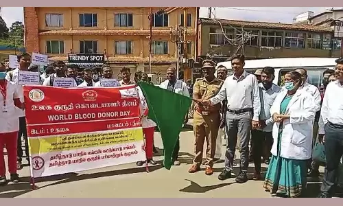 சாதி, மத பேதமின்றி நீலகிரியில் அனைவரும் ரத்ததானம் செய்ய வேண்டும்-கலெக்டர் அம்ரித் வேண்டுகோள்