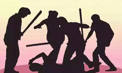 மாடு விடும் விழா தொடர்பாக தொழிலாளி மீது தாக்குதல்