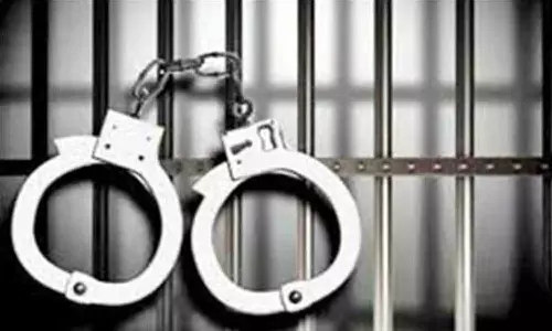 வாலிபரை தாக்கிய 3 பேர் கைது