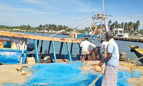 விசைப்படகு மீனவர்கள் 17-ந்தேதி கடலுக்கு மீன்பிடிக்க செல்கின்றனர்