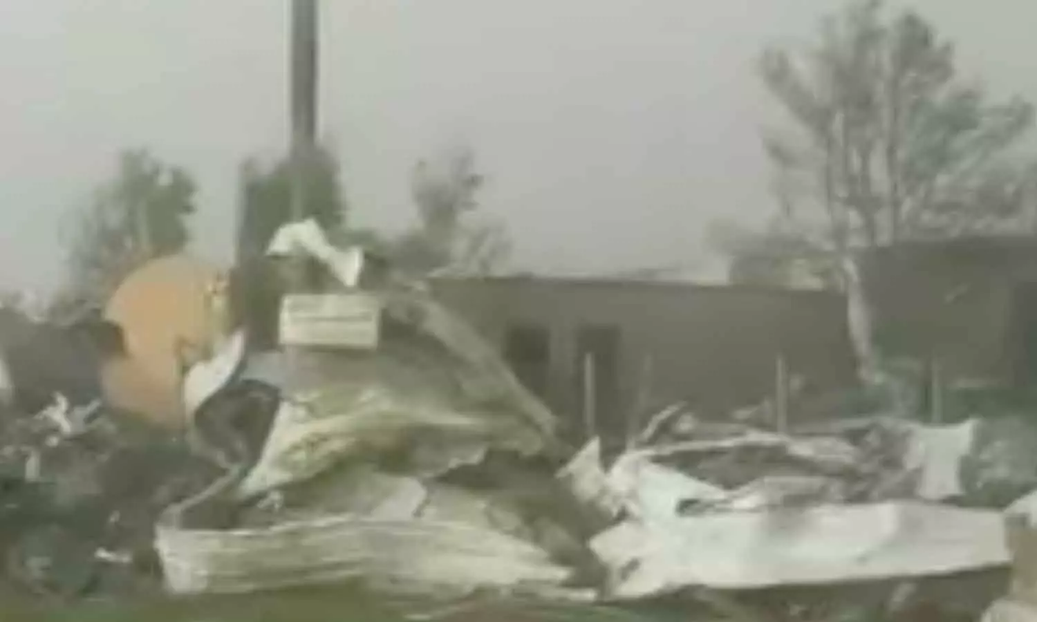 அமெரிக்காவில் கடும் சூறாவளி காற்றுடன் மழை- 3 பேர் பலி